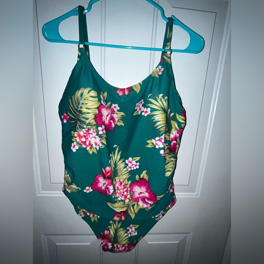 EUC Kona Sol Floral Swim Suit - Size: XL